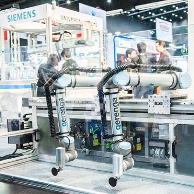 Robot léger de Cobot UR 5e avec le manipulateur de la charge utile 5KG comme robot de collaboration pour la machine de transfert
