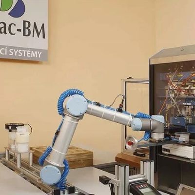 Mini Robot UR 3e de robot de collaboration avec la charge utile 3KG comme Cobot pour des pièces d'équipement de manutention