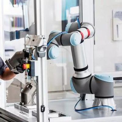 Robot de collaboration rapide et précis UR 16e avec le manipulateur de la charge utile 16KG comme robot de Cobot pour l'emballage