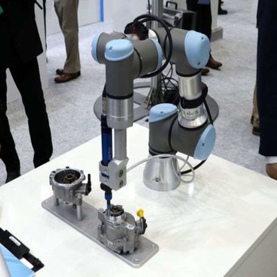 Bras robotique du robot UR d'axe de collaboration du robot UR3e 6 pour Cobot de tri visuel