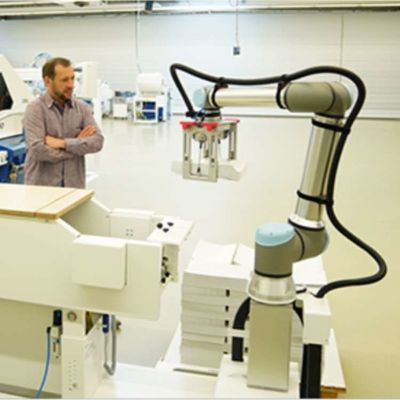 UR Robot UR10e 6 axes bras robotique pour la danse et l'automatisation de la manipulation comme robot collaboratif