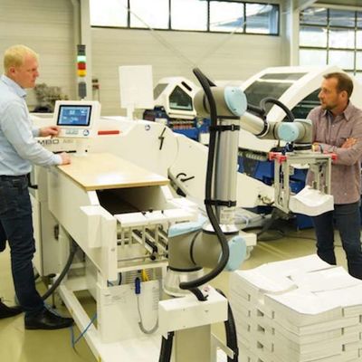 UR Robot UR10e 6 axes bras robotique pour la danse et l'automatisation de la manipulation comme robot collaboratif