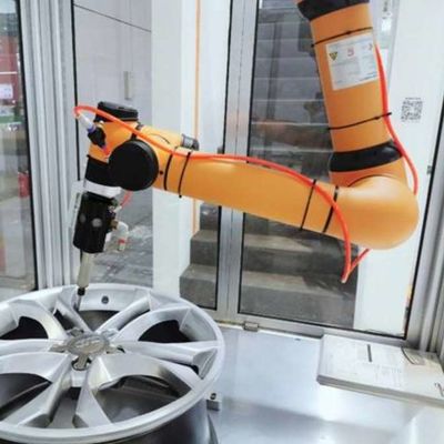 Axe de Cobot AUBO I16 6 pour charger et décharger en tant que robot de collaboration
