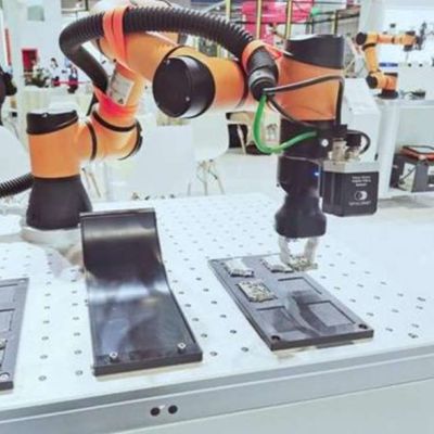 Axe de Cobot AUBO I16 6 pour charger et décharger en tant que robot de collaboration