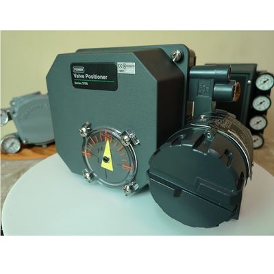 Le positionneur 3720 électropneumatique ajoutent le convertisseur 3722 électrique du corps de valve comme positionneur de valve