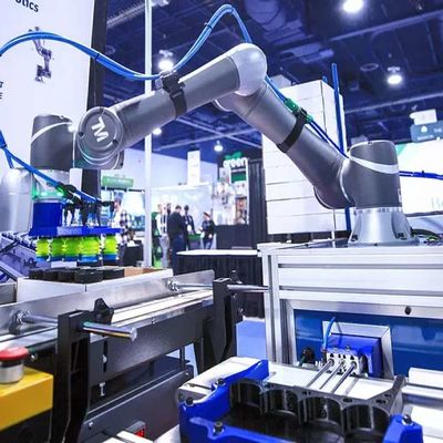Axe robotique de transfert du bras 6 du robot TM5-900 en tant que robot de collaboration