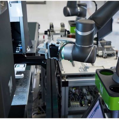 Manipulation de l'axe robotique de collaboration du bras 6 du robot TM5M-900 Cobot comme robot de Cobot
