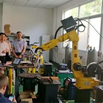 Axe TKB1900-4KG-1898mm de la Chine 6 de robot de soudure en tant que robot de soudure automatique