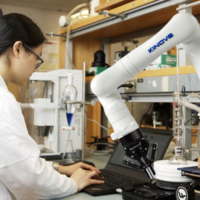 Robot de KINOVA Gen3 6 DOF de collaboration avec le robot du café du bras de robot d'axe du coffre-fort 6 pour la charge utile 2kg avec le visuel