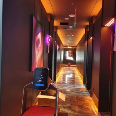 Robot de service de restauration Zhaocaibao Pour la livraison automatique de nourriture en tant que robot de livraison de nourriture