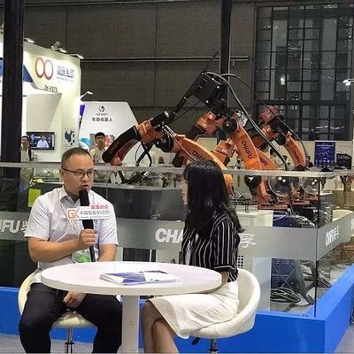 Manipulation de l'axe robotique industriel du bras 4 du robot SF15-K1538 en tant que robots industriels