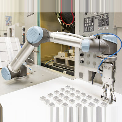Machines de l'axe UR5e du bras 6 d'universel de robot industriel et équipement robotiques d'industrie avec la machine de transfert de pince