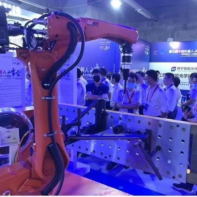Robot de soudage automatique QJR6-1400H avec positionneur de soudage CNGBS pour robot de soudage intelligent