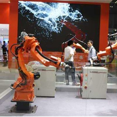 6 robotique robotique industrielle Chine du bras QJR20-1600 d'axe en tant que robot de pulvérisation