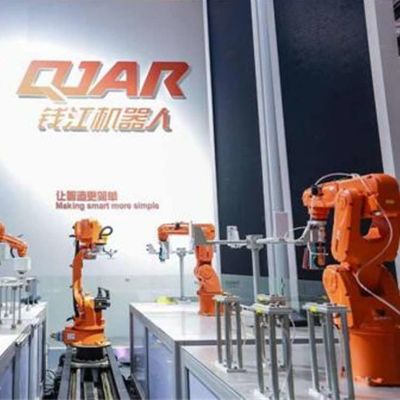 6 axes bras robotique QJRP6-2 à grande vitesse pour l'automatisation de la chaîne de montage en tant que robot de manutention