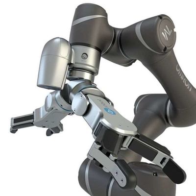 Bras robotique de collaboration avec le doigt flexible RG6 de la pince 2 comme pince de robot
