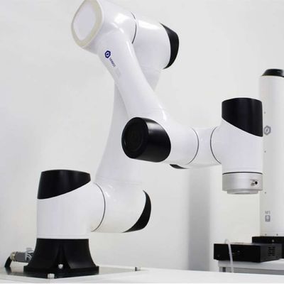 Robot de collaboration Chine CR10 avec la charge utile 10kg de robot d'axe du bras 6 de commande numérique par ordinateur comme Cobot