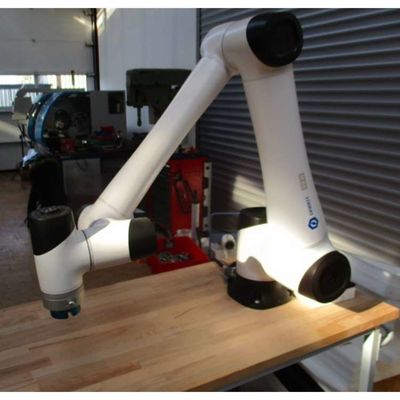 Robot de collaboration Chine CR10 avec la charge utile 10kg de robot d'axe du bras 6 de commande numérique par ordinateur comme Cobot