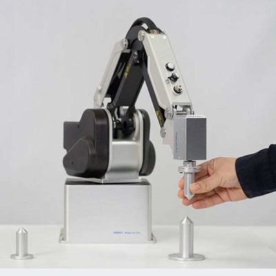 Arm robotique de bureau à 4 axes MG400 Robot Chine avec le robot grippeur CNGBS en tant que robot collaboratif