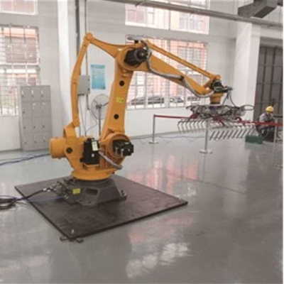 Estampillage de l'axe robotique industriel du bras 4 du robot ER15-1520-PR en tant que robot universel