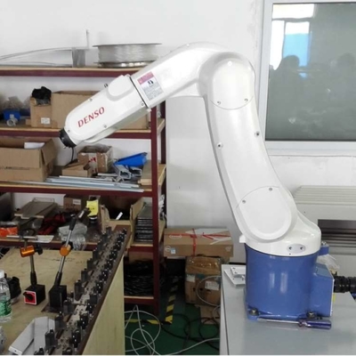 bras robotique universel 6 axes VS-068/087 avec une pince à rouleaux pour le robot industriel