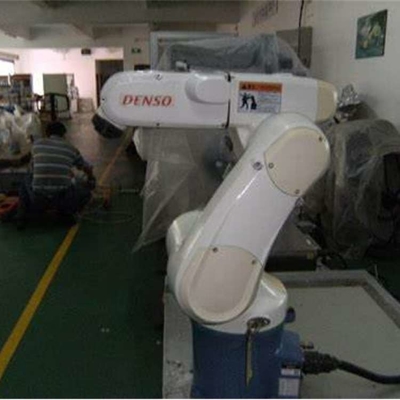 bras robotique universel 6 axes VS-068/087 avec une pince à rouleaux pour le robot industriel