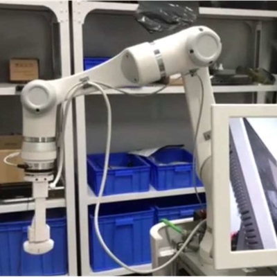 Choisissez et placez le robot Hans E18 avec une poignée robotique CNGBS et un bras robotique à 6 axes en tant que robot cobot