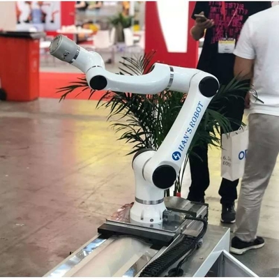 Choisissez et placez le robot Hans E18 avec une poignée robotique CNGBS et un bras robotique à 6 axes en tant que robot cobot