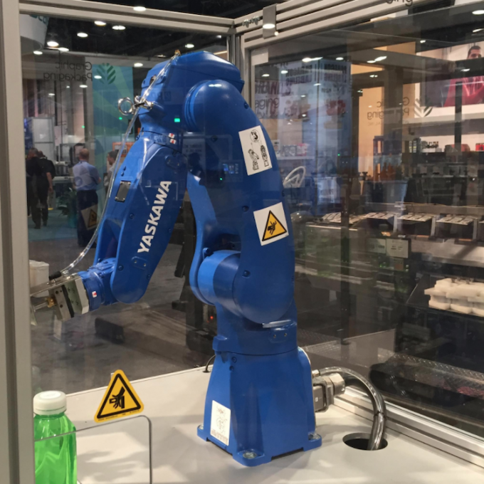Robot industriel de Yaskawa MOTOMAN GP8 pour la sélection de fraisage d'ascenseur de bras de manipulateur 3